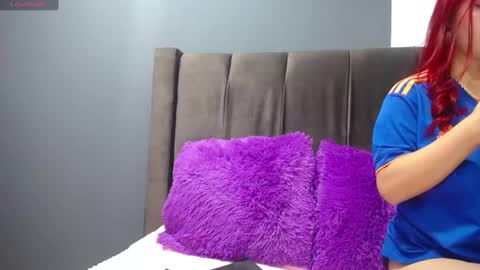 Snapshot of emi_candi chatting on December 31, 1:30 pm emi online show from December 31, 1:30 pm