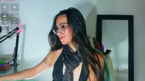 Emmily Roberts online show from November 18, 4:41 pm