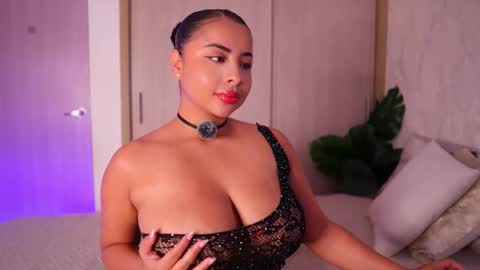    online show from February 3, 7:18 pm