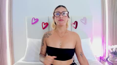 EMILY ROBERTS online show from February 16, 7:14 pm