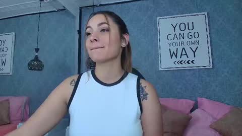 Snapshot of emiily_w1 chatting on February 11, 10:36 am Emily online show from February 11, 10:36 am