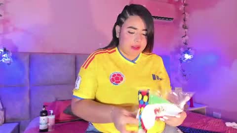 Emiily Grace online show from June 17, 11:44 am