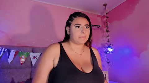 Emiily Grace online show from June 18, 11:37 am