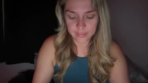 emilelovesyou online show from May 20, 4:53 am