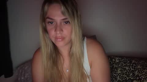emilelovesyou online show from May 22, 6:00 am