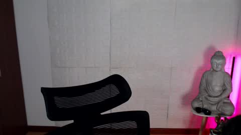 POWERFULL GODDESS EMILI online show from February 12, 11:28 pm