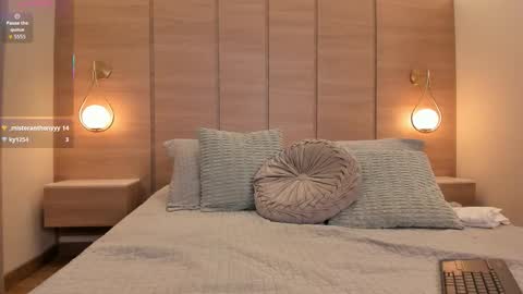 emilia_1040 online show from November 8, 1:27 pm