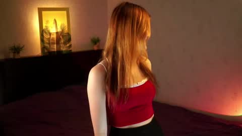 Emilia online show from December 3, 9:50 pm