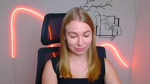Emilia online show from August 3, 5:44 am