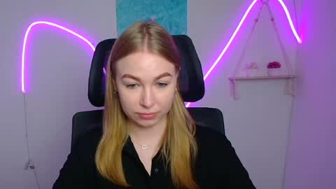 Emilia online show from July 11, 6:13 am