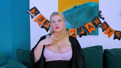 emiliastanley online show from October 30, 5:54 am