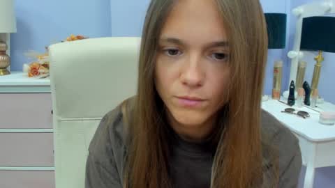 Emilly online show from July 16, 6:51 am