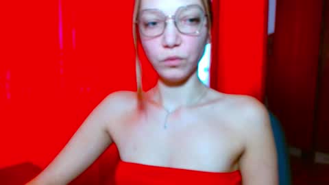 Emilly online show from February 5, 7:11 am