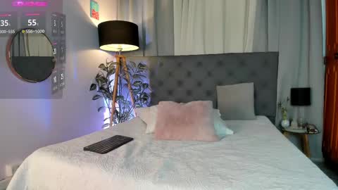 Emilly online show from October 8, 12:31 pm