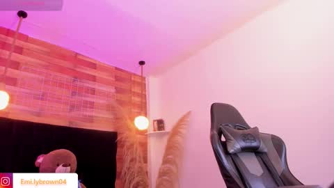 emily_brown04 online show from February 15, 12:04 pm