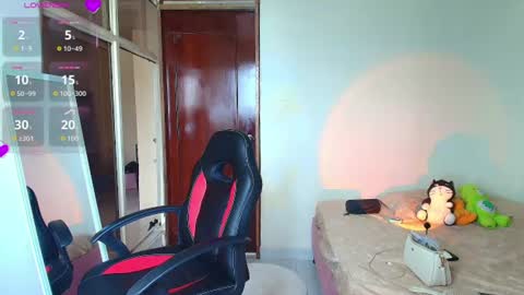 emily_foru online show from June 13, 7:44 pm