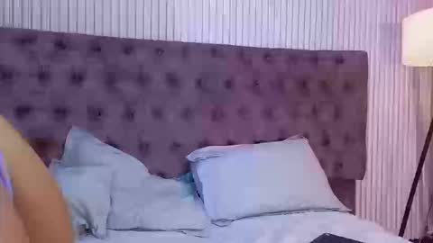 Snapshot of emily_foxyy chatting on September 9, 8:08 pm Emily online show from September 9, 8:08 pm