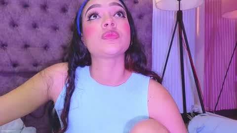 Snapshot of emily_foxyy chatting on September 24, 8:52 pm Emily online show from September 24, 8:52 pm