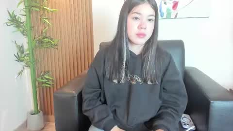 emily_frostt online show from July 20, 11:45 am