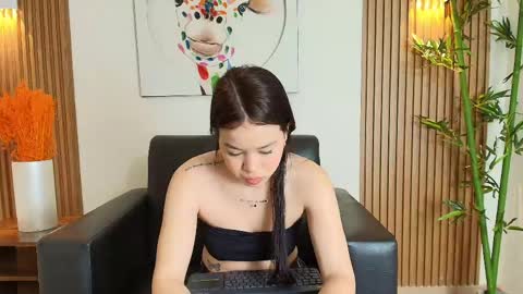 emily_frostt online show from May 2, 11:46 am