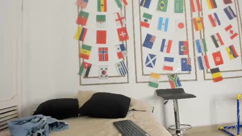 emily_gaviria1 online show from July 9, 1:57 pm