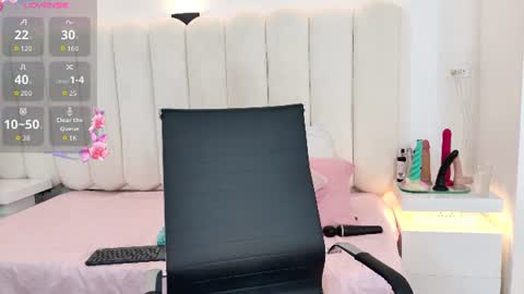 emily_hilton1 online show from July 16, 6:12 pm