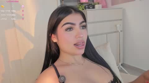 EmilyKenner  Independent model  online show from October 22, 6:07 am