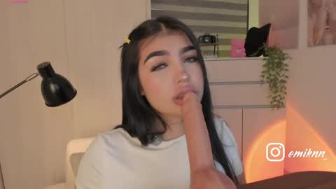 EmilyKenner  Independent model  online show from June 3, 2:33 pm