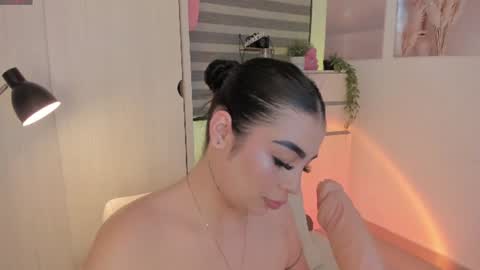 EmilyKenner  Independent model  online show from August 1, 12:18 pm