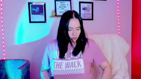 Emily Lindey online show from July 3, 7:47 am
