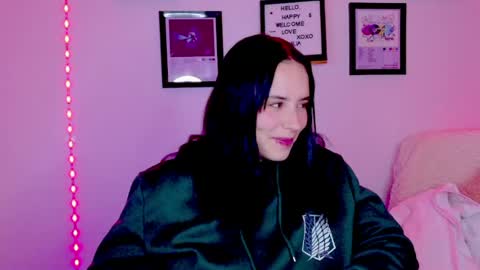 Emily Lindey online show from July 7, 7:23 am