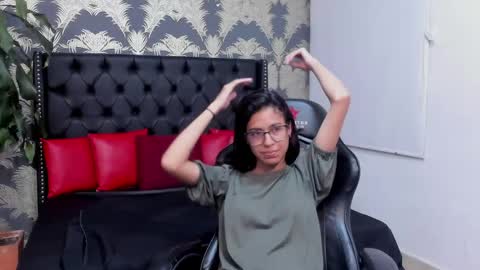 Emily online show from April 29, 2:31 pm