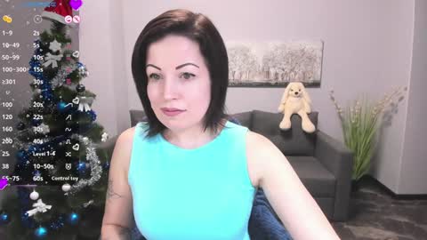 Snapshot of emily_midlton chatting on December 24, 2:12 pm Emily online show from December 24, 2:12 pm