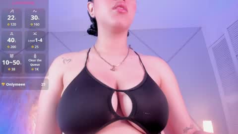 emily_nova_ online show from May 2, 11:57 am