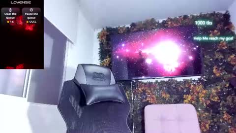 emily_palmeer online show from July 11, 10:48 am