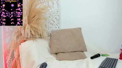 emily_rivas_ online show from July 22, 2:01 am