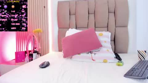 emily_rivas_ online show from August 6, 3:57 am