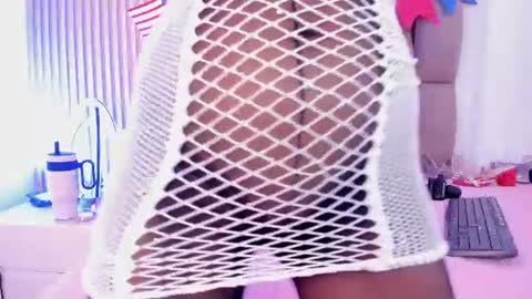 emily_rivas_ online show from July 4, 3:57 am
