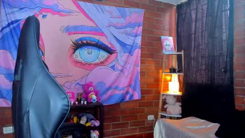 Snapshot of emily_salvatore chatting on September 20, 7:56 pm emily_salvatore online show from September 20, 7:56 pm