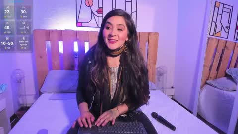 Emilly online show from May 4, 8:23 pm