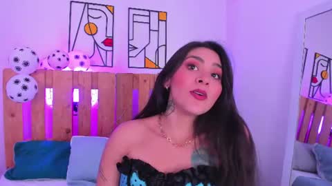 Emilly online show from July 10, 9:15 pm
