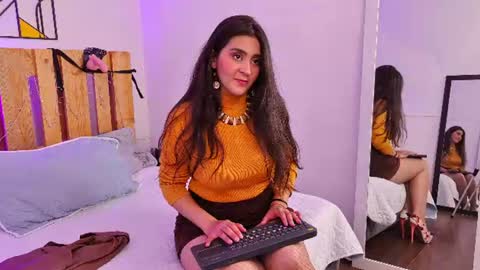 Emilly online show from July 31, 10:00 pm