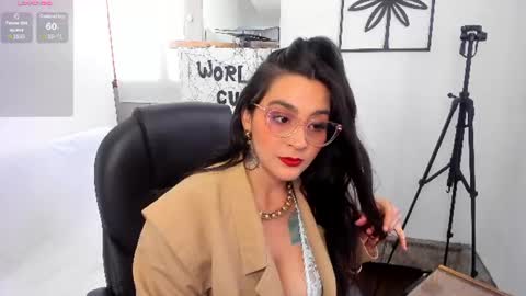 Emilly online show from June 24, 3:55 pm