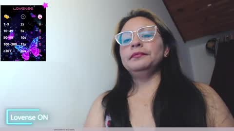 Snapshot of emily_sexy69 chatting on February 23, 3:39 am Emily online show from February 23, 3:39 am