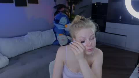 emily shepard online show from June 24, 4:00 am