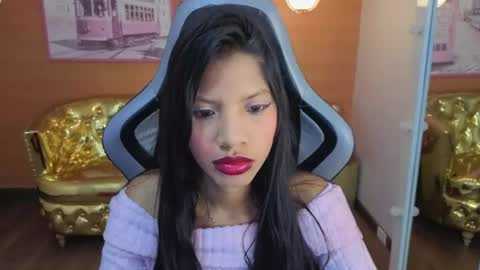 emily_smith_t online show from July 13, 12:39 pm