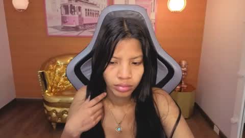 emily_smith_t online show from July 28, 12:23 pm