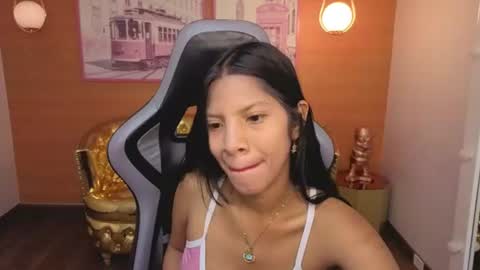 emily_smith_t online show from July 22, 12:50 pm