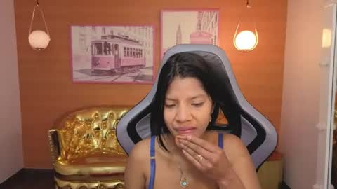 emily_smith_t online show from July 24, 12:36 pm