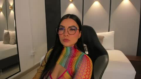 emily_tolson online show from June 4, 8:46 pm